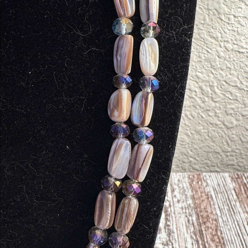 Double Stack Beaded Iridescent Necklace Euc - image 2